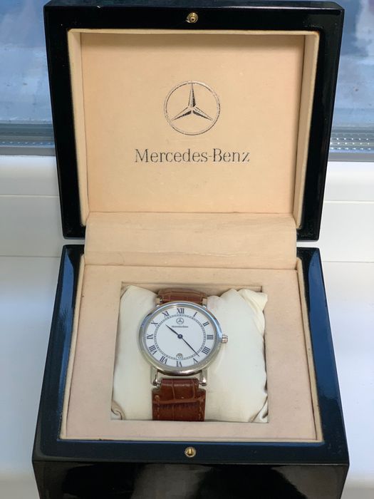 Mercedes Benz часовник
