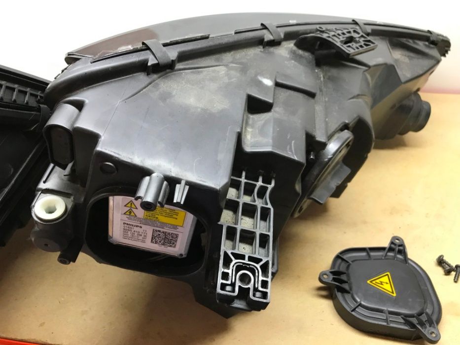Audi A4 B9 8W far bi-xenon stanga dreapta faruri xenon led