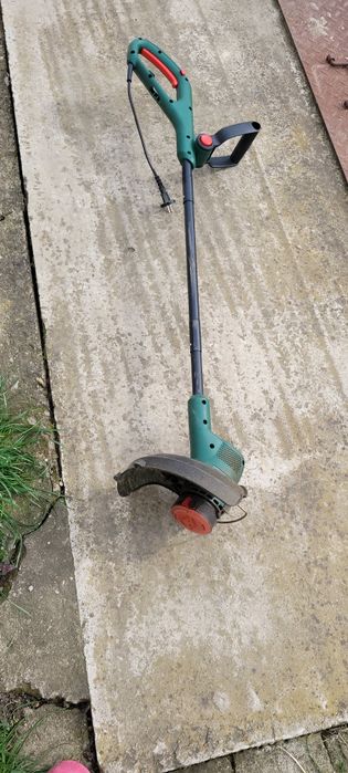 Vând trimer electric bosch și foarfecă electrică gard viu preț 350 lei