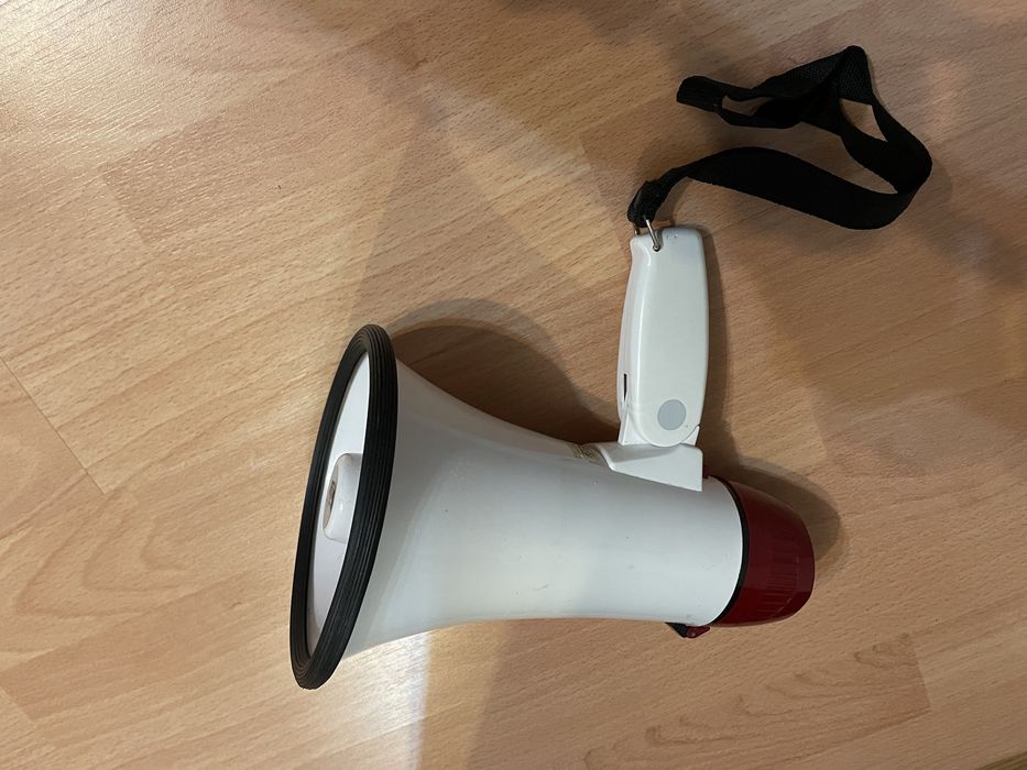 Megafon cu baterii