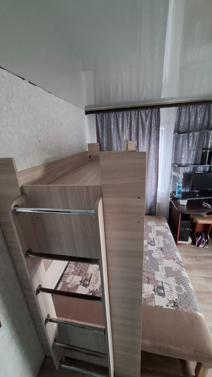 Продам двухъярусную кровать