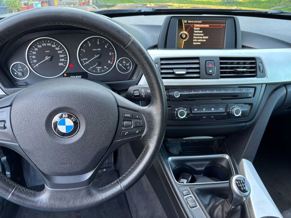 Vând BMW F30 2.0 d 2012