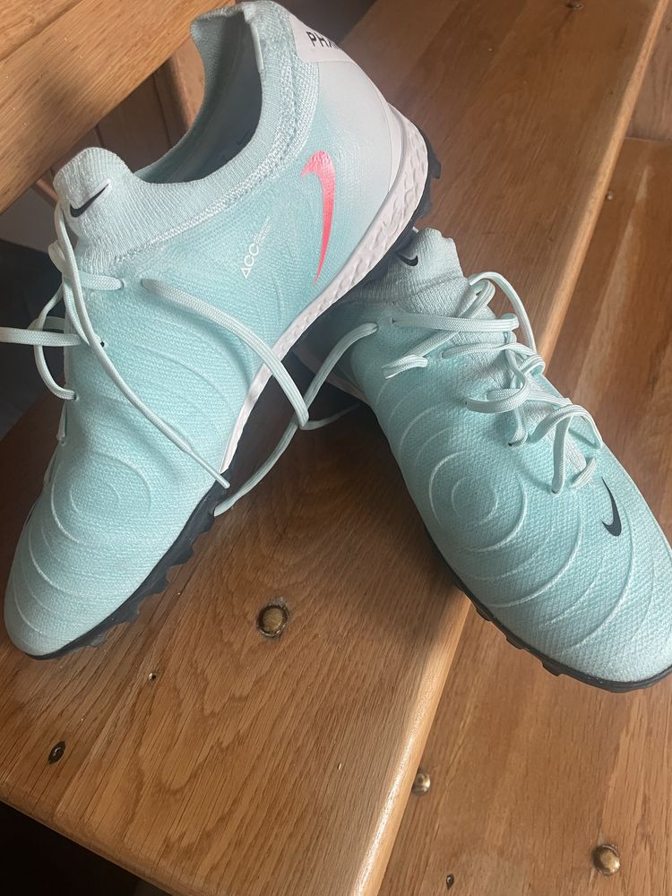 Продавам футболни обувки Nike Phantom GX 2 Pro