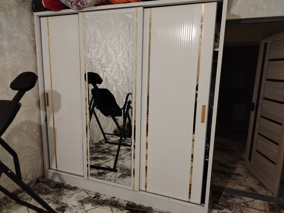 Spalniy mebel shkaf spalniy 2 tumba va trimo