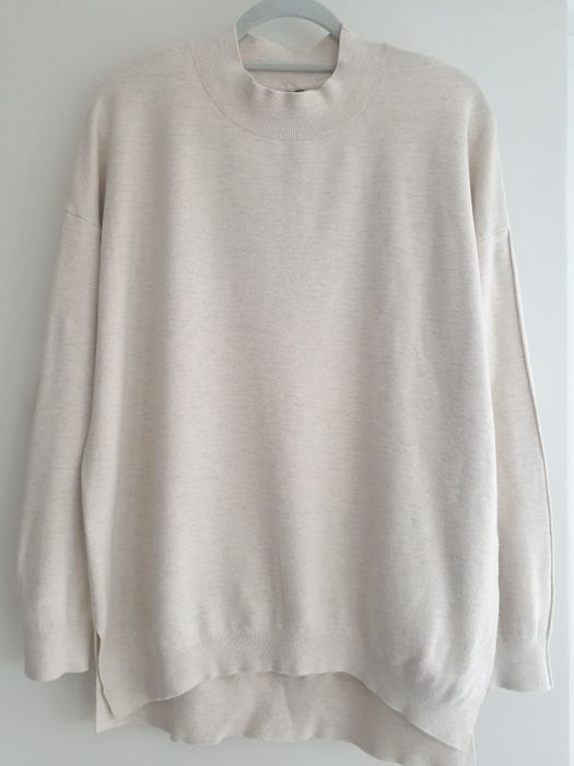 Елегантен светъл пуловер Massimo Dutti