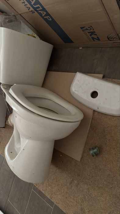 Продам унитаз самый обычный