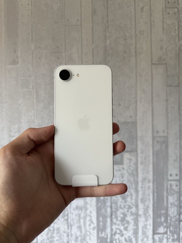 iPhone 16e! 128GB White Sim!