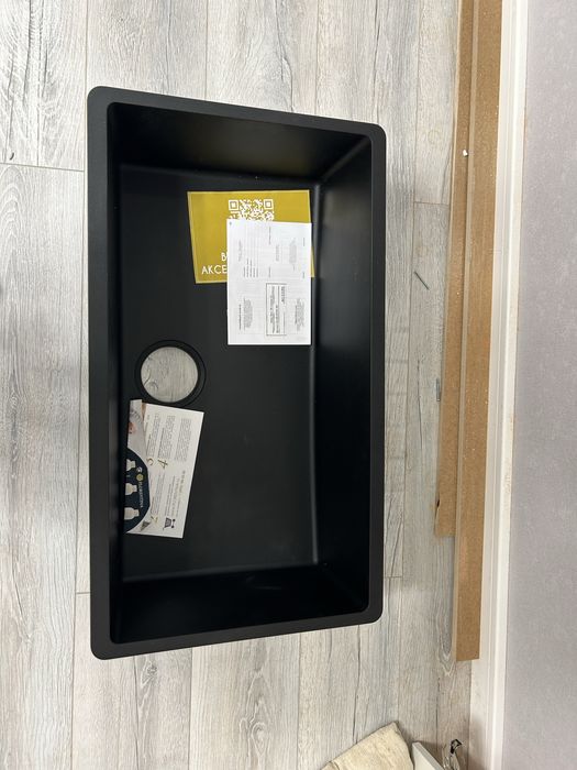 Продам кухонную мойку