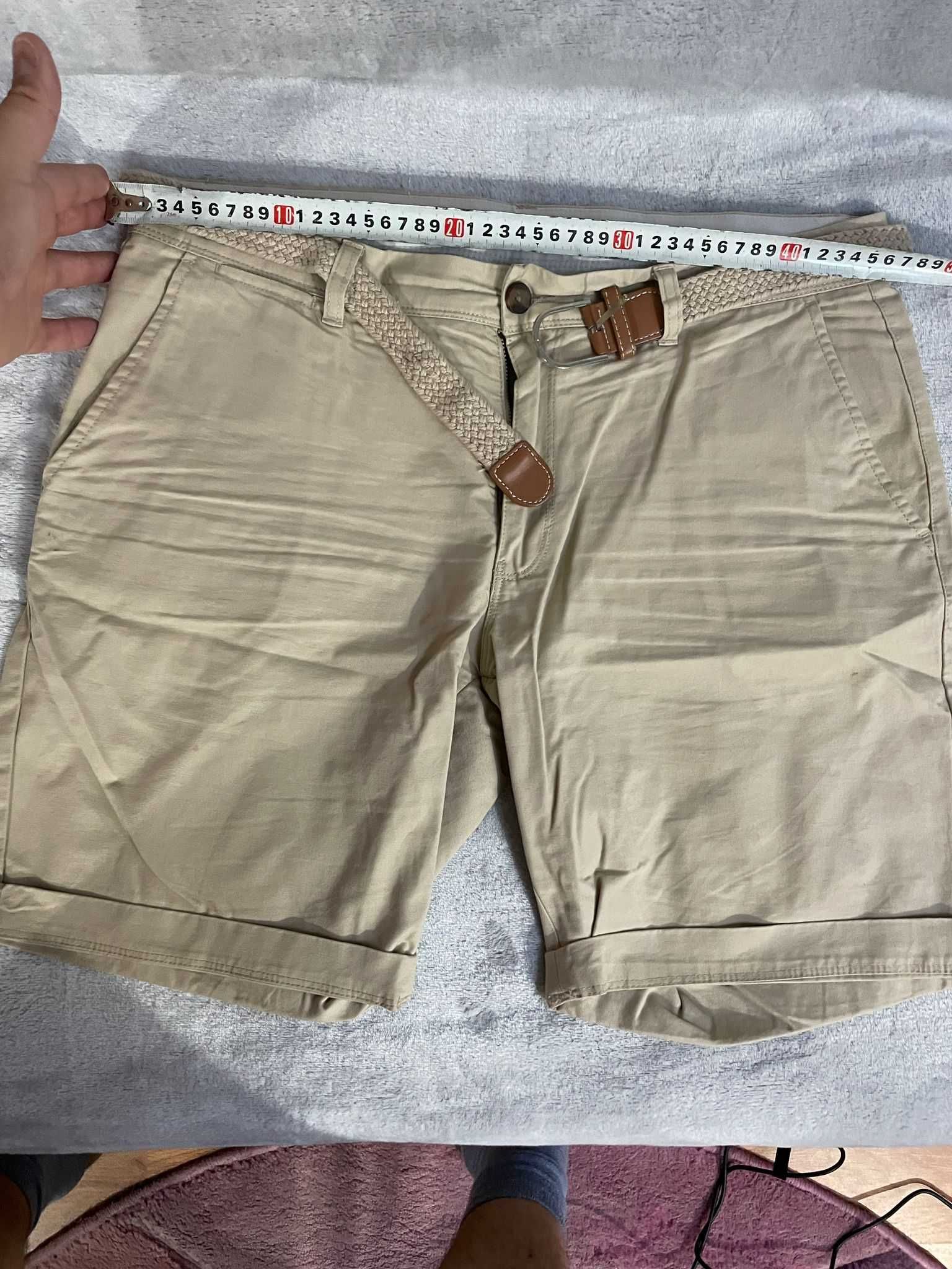 Pantaloni scurti crem (nu nike, adidas, carhartt, dickies)