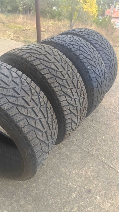Зимни Гуми 225/40/18