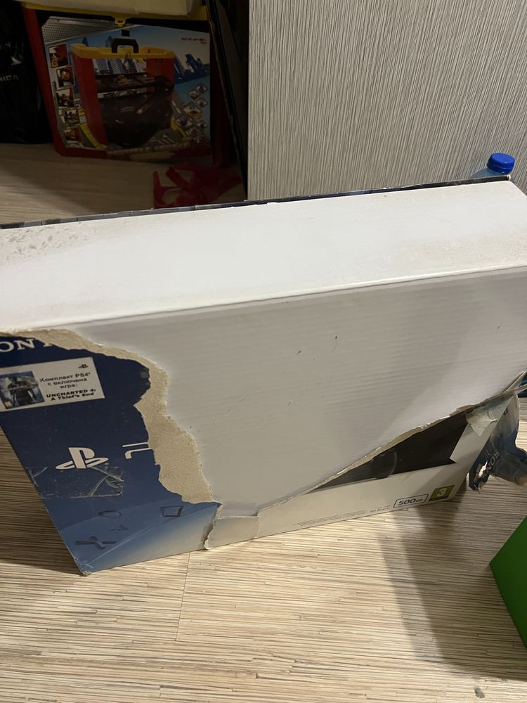 Playstation 4 в отлично състояние!