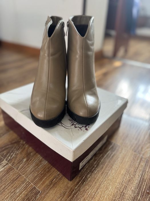 Состояние отличное!димесезонные сапожки размер 40