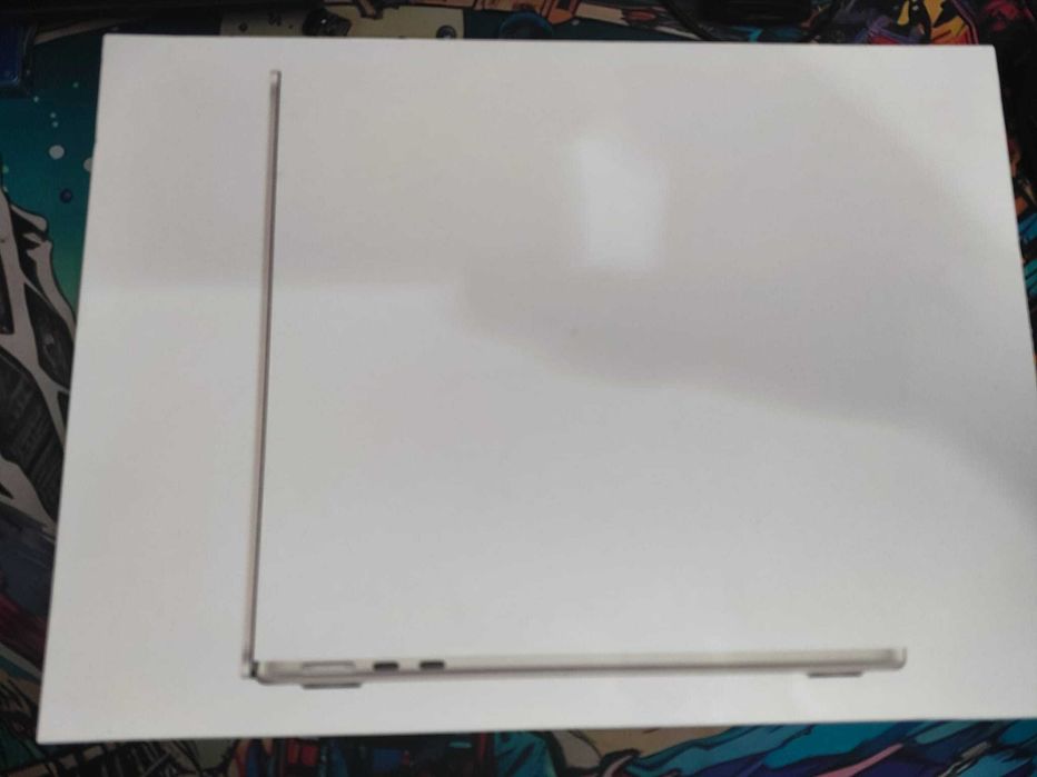 Apple MacBook Air 13,6" M2 2022 Ram 8GB Storage 256GB
