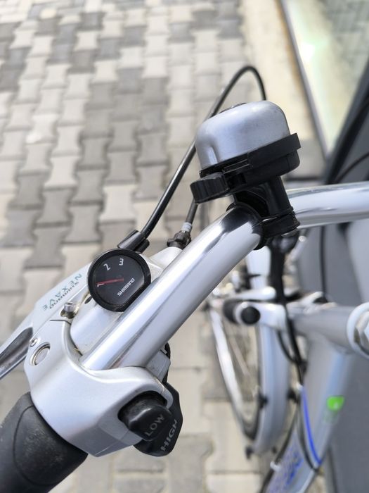 Bicicleta dama Pegasus full suspension.