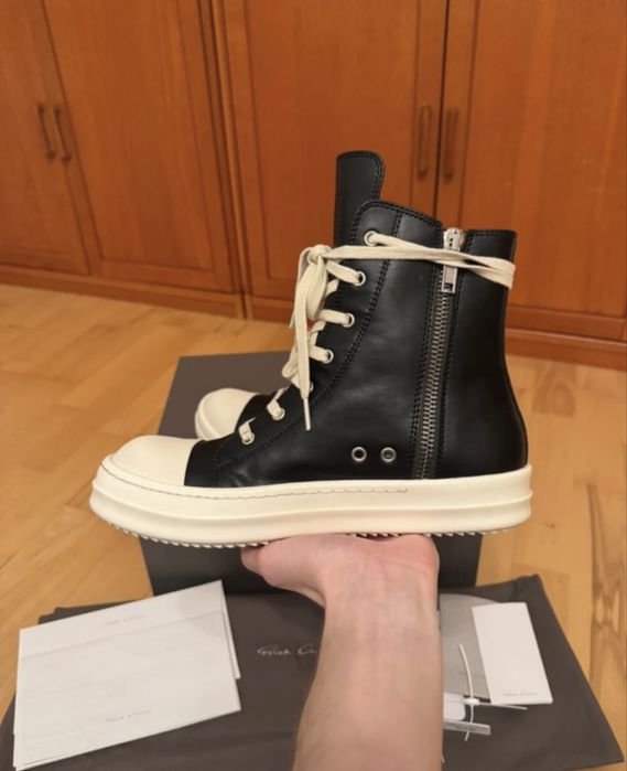 Rick Owens Geobasket (Model High-Top) în varianta clasică black/white.