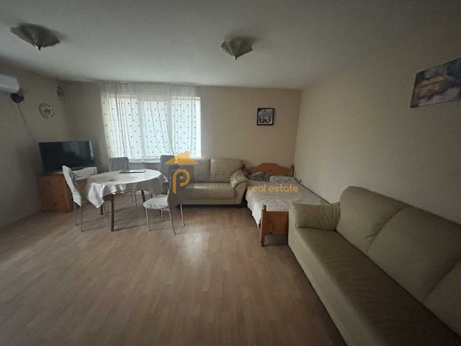 Дава се под наем Двустаен апартамент в Пловдив, Център - 72 кв.м за 423.81 € - Снимка #2