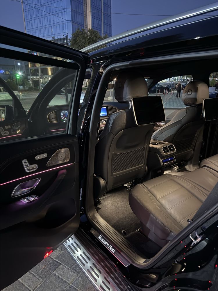 Mercedes benz GLS 580