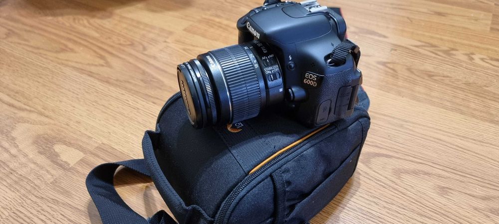 DSLR Canon EOS 600D