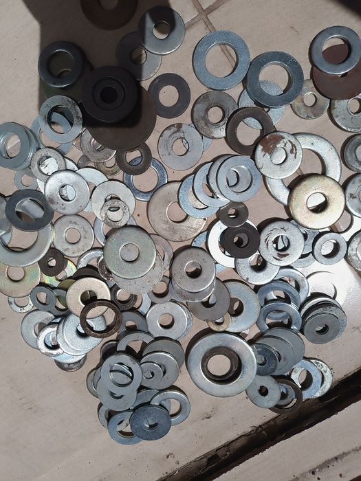 Set de 150 bucăți de șaibe oțel ,diferite modele și mărimi ,calitative