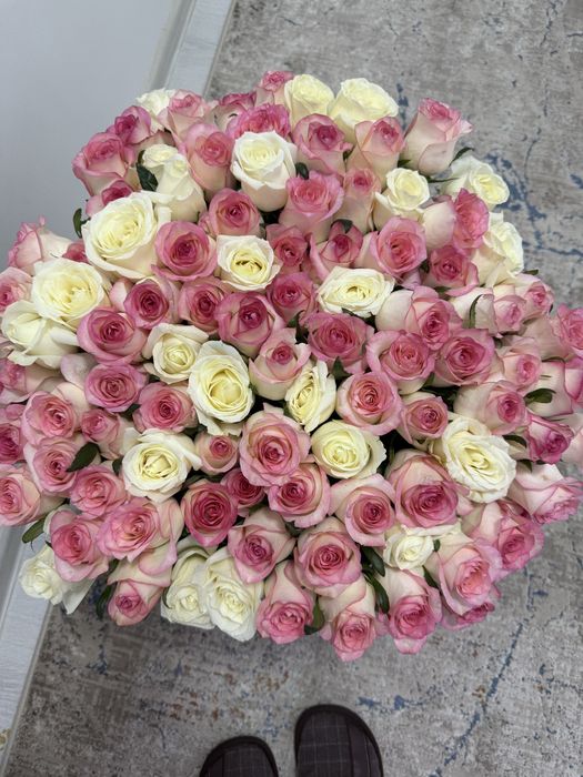 Цветы, розы розовые и белые