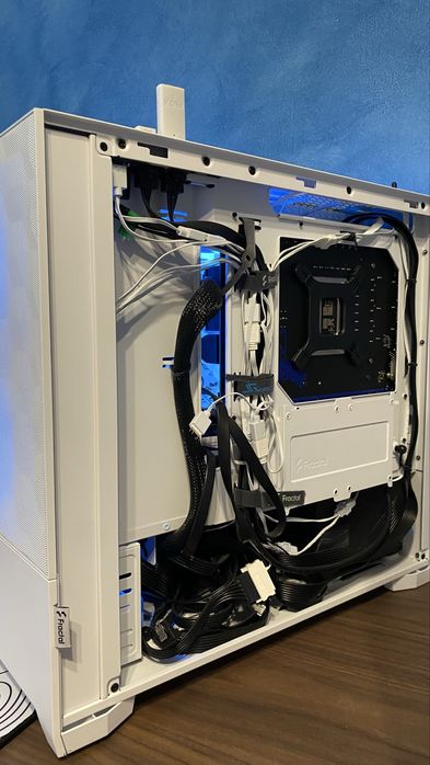 Carcasă Fractal Design Pop Mini Air albă – stare excelentă