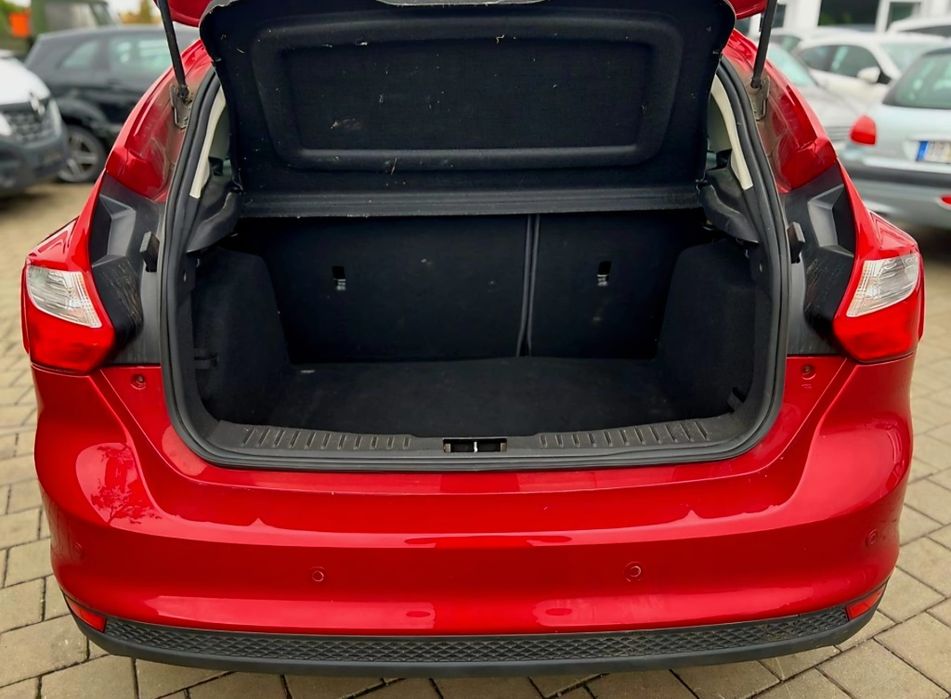 Ford focus benzina 1000 c.c  125 c.p