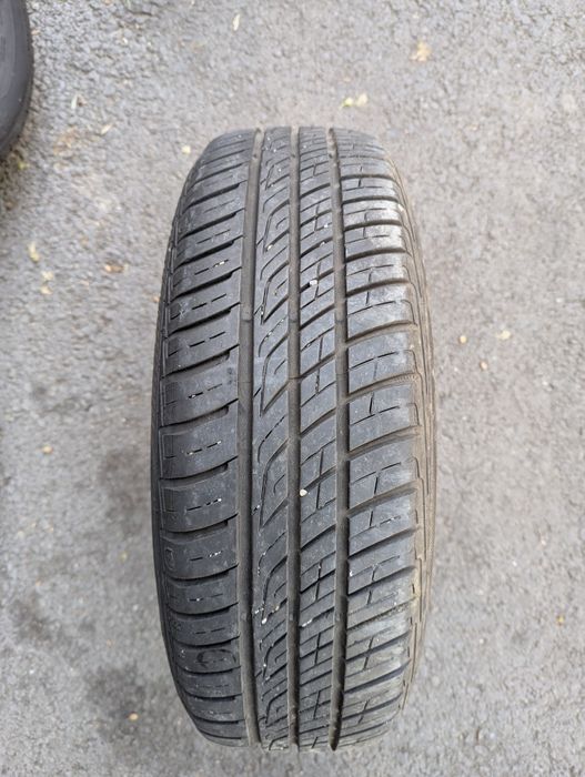 Vând roți complete de vara 185/65/15 Logan