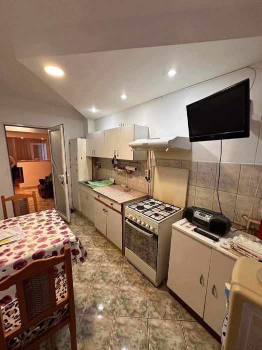 Inchiriez apartament