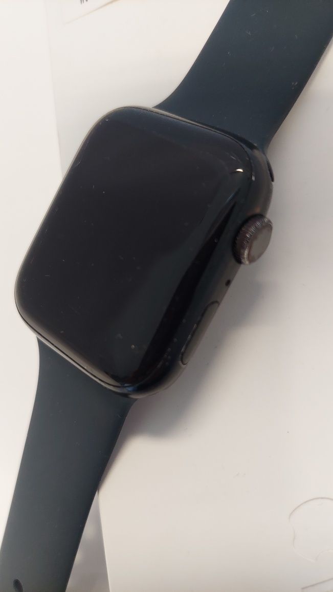 Часовник Смарт Apple Watch 7 SE