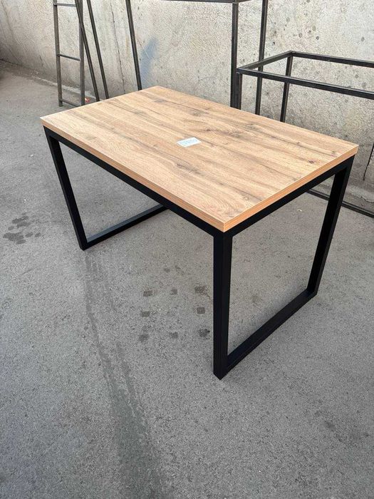 Столы в наличии по доступной цене