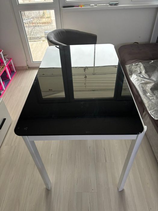 Фотьойли и  трапезна маса