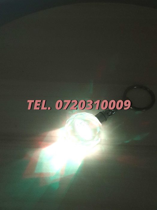 Oferta Breloc Sticla Led 6 Culori Land Rover