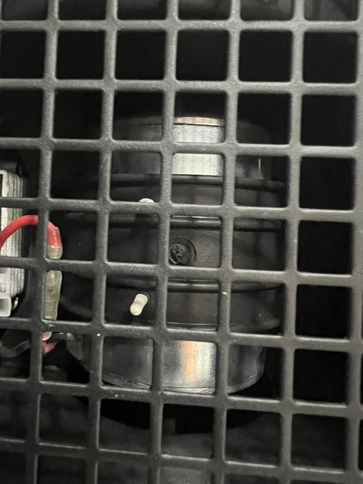 Продаеться авто печка 24 вольта.