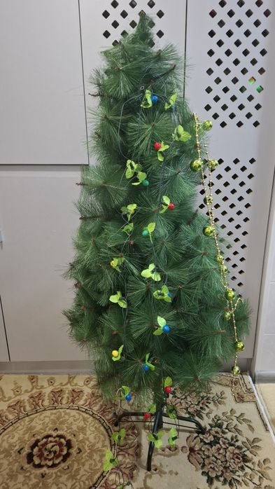 Продаётся новогодняя Ёлка бу 1,5 м