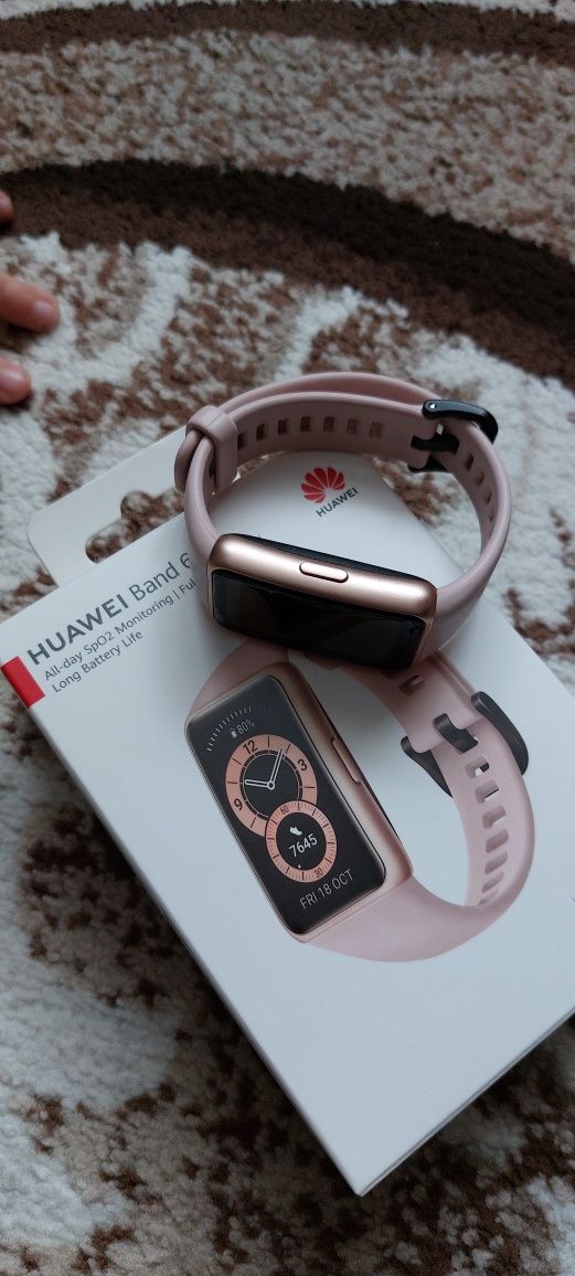 Смарт часы Huawei Band 6