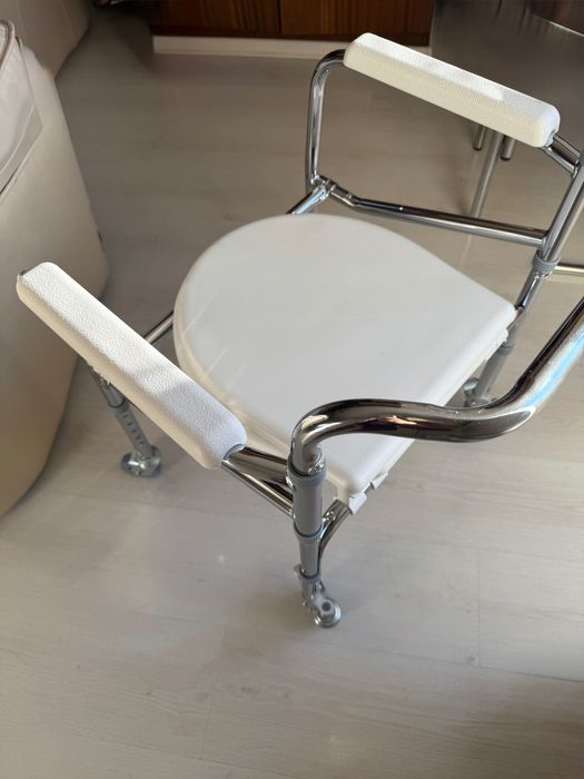 Тоалетен стол 3в1