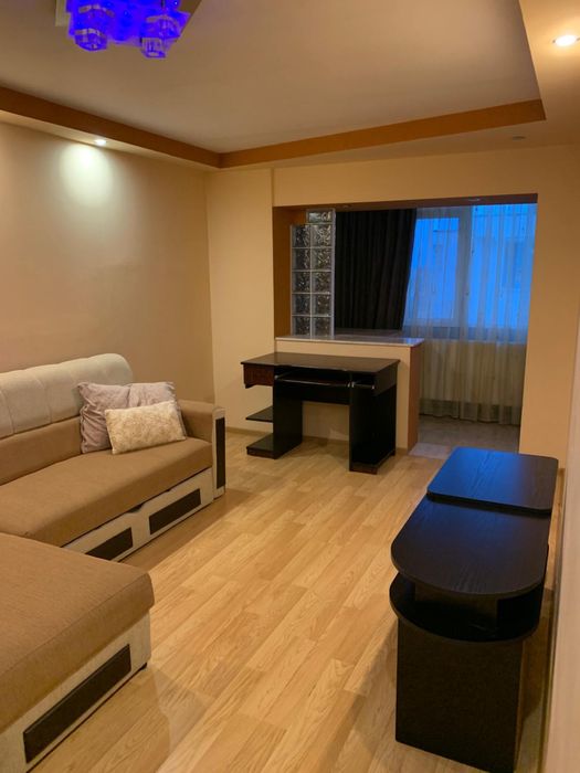Vand apartament 3 camere decomandat Oituz nr 84