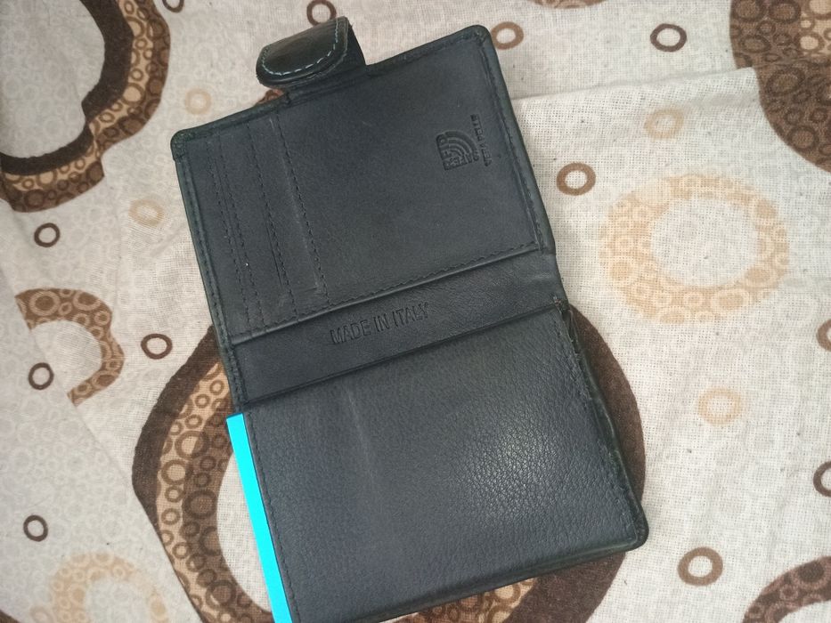 Мъжки портфейл с отделение за карти