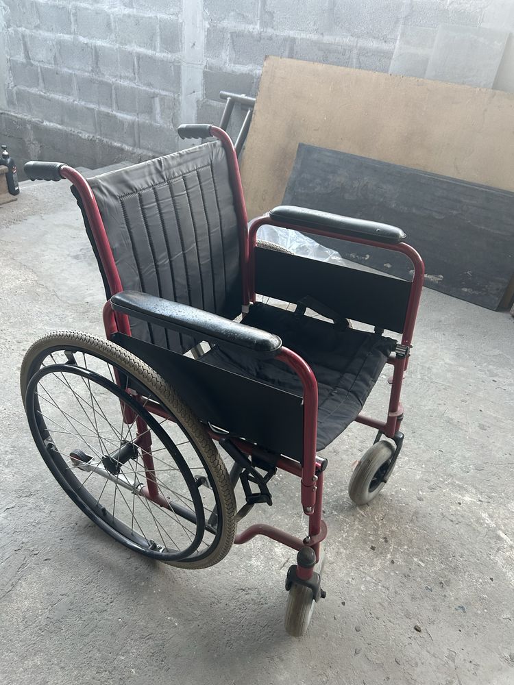 Продам инвалидную колеску