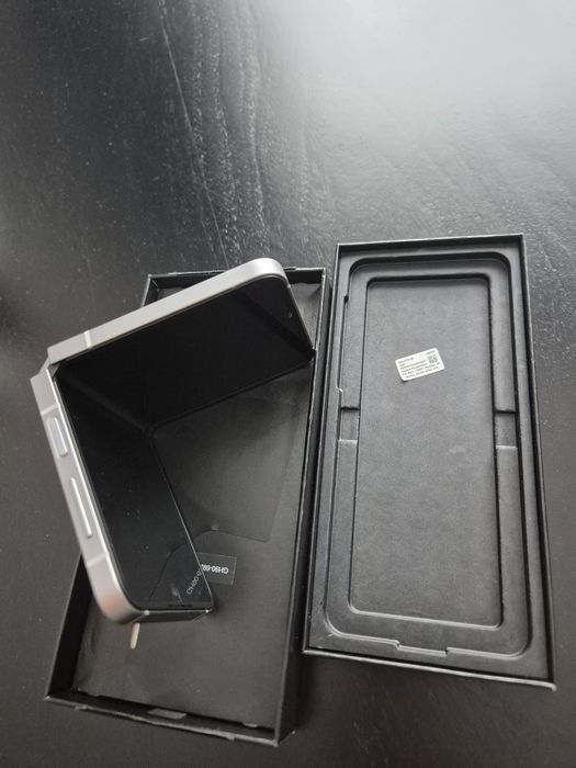 Vand Samsung Flip Z6 , 256 GB / 12 RAM