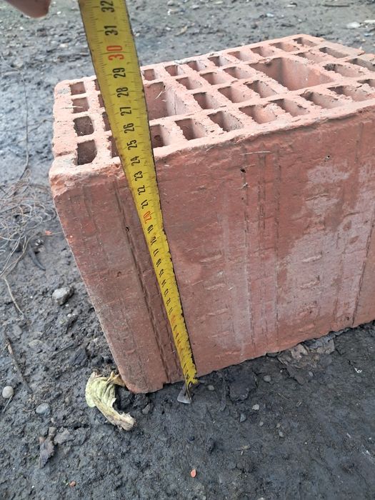 Caramida de vânzare