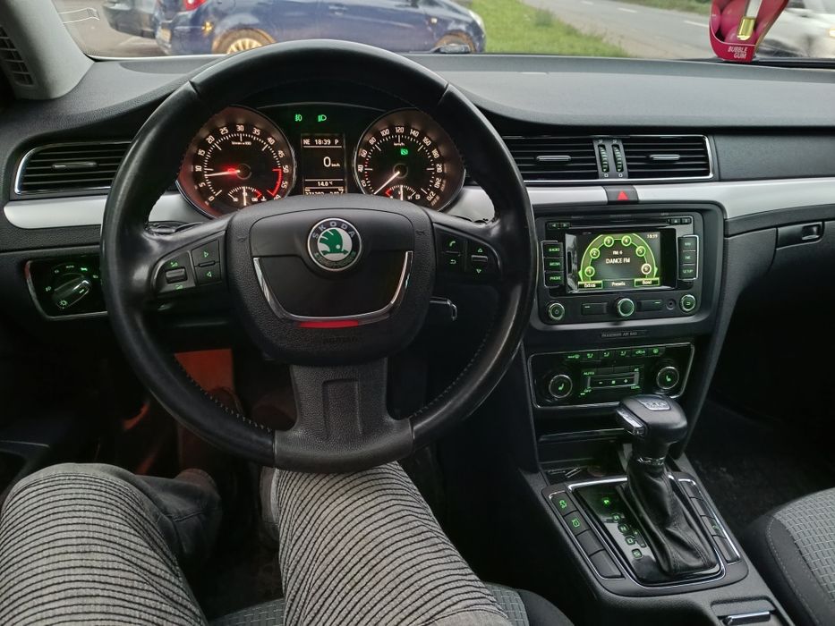Vând Schimb Skoda Superb Automată An 2013