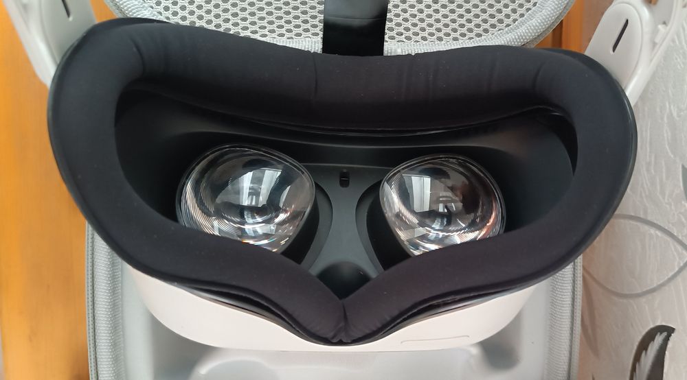 Oculus quest 2 с кейсом