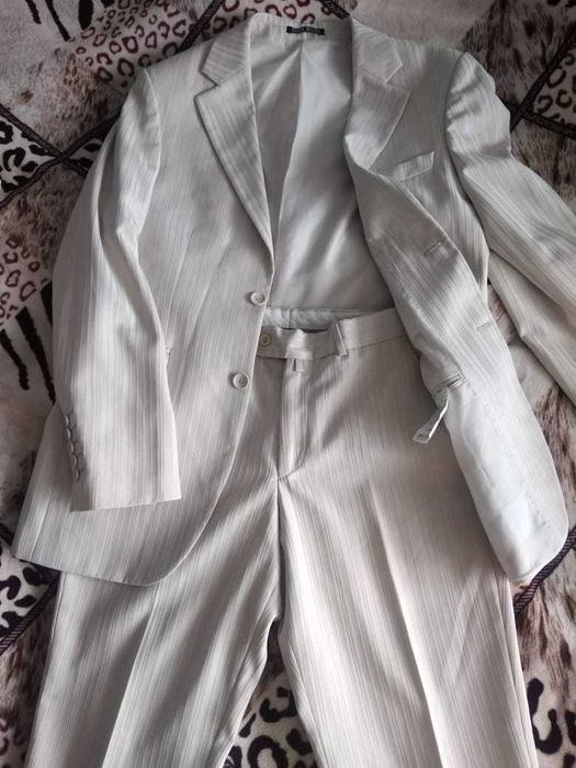 Продам костюм-двойку