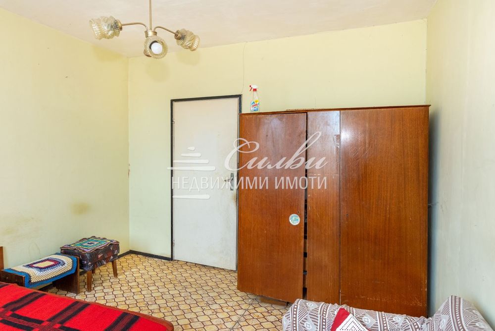 Тристаен апартамент - кв. Тракия!