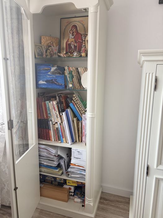 Vând comodă și corp înalt lemn masiv 2500 lei