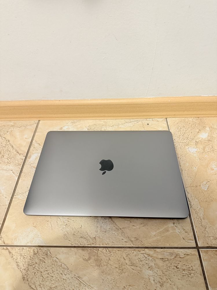 MacBook Air M1 A2337