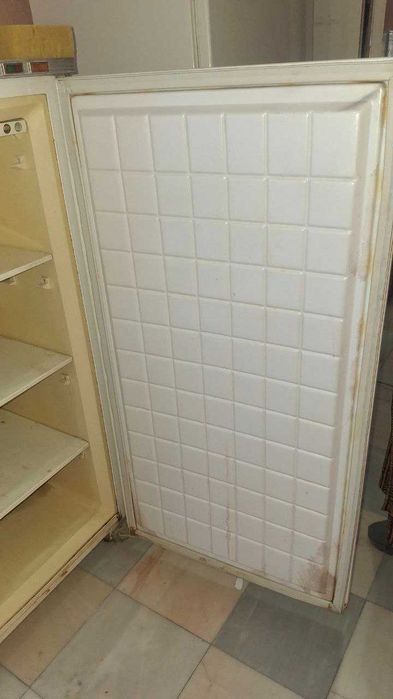 Продаю морозильную камеру Минск-17. Морозит хорошо.