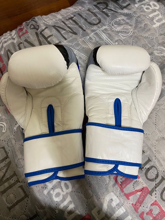 Кик бокс ръкавици нови