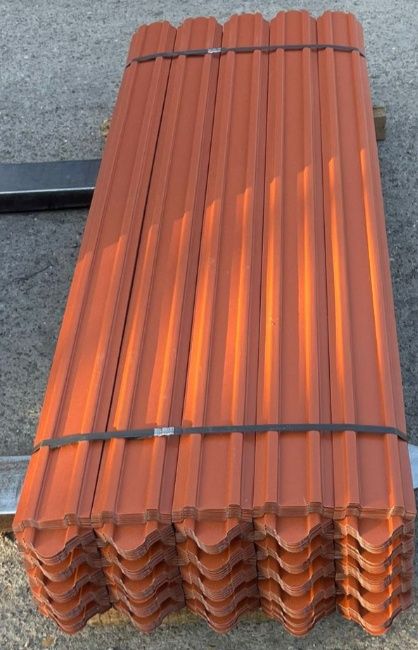 Tabla vopsita alba și gri si șipcă metalica(8004)